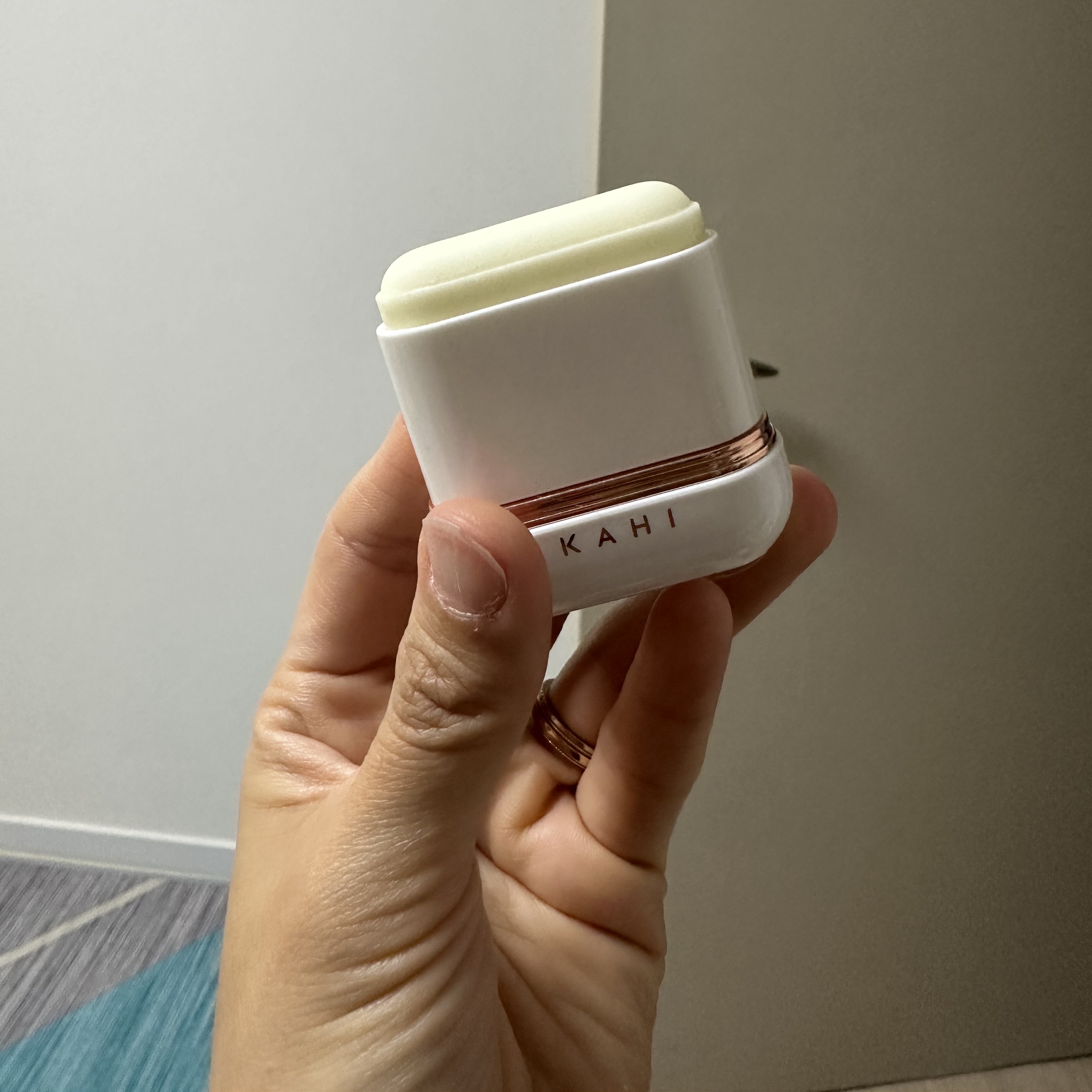 エアリーフィットサンスティック/KAHI/日焼け止めスティックを使ったクチコミ（2枚目）