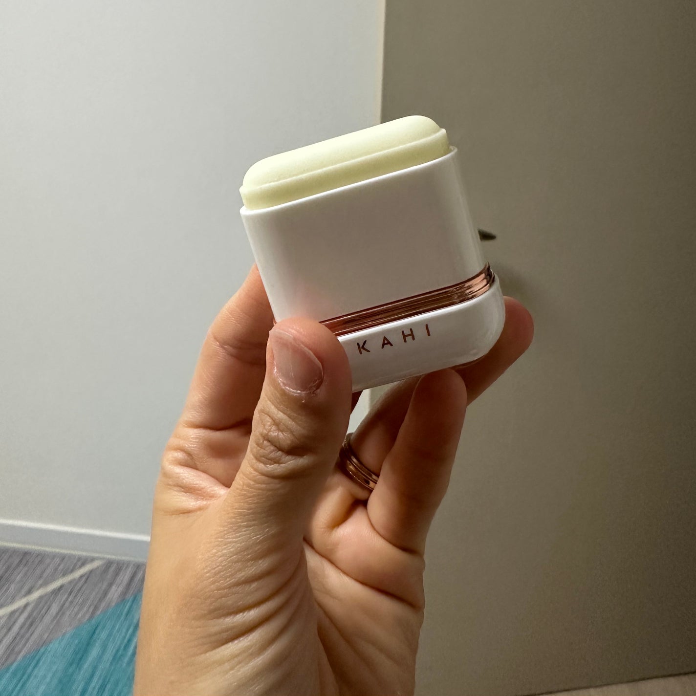 エアリーフィットサンスティック/KAHI/日焼け止めスティックを使ったクチコミ(2枚目)