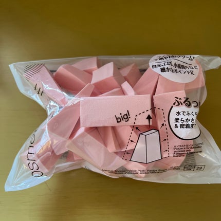 メイクアップスポンジ(バリューパック ウェッジ型 30個)/DAISO/パフ・スポンジを使ったクチコミ(1枚目)