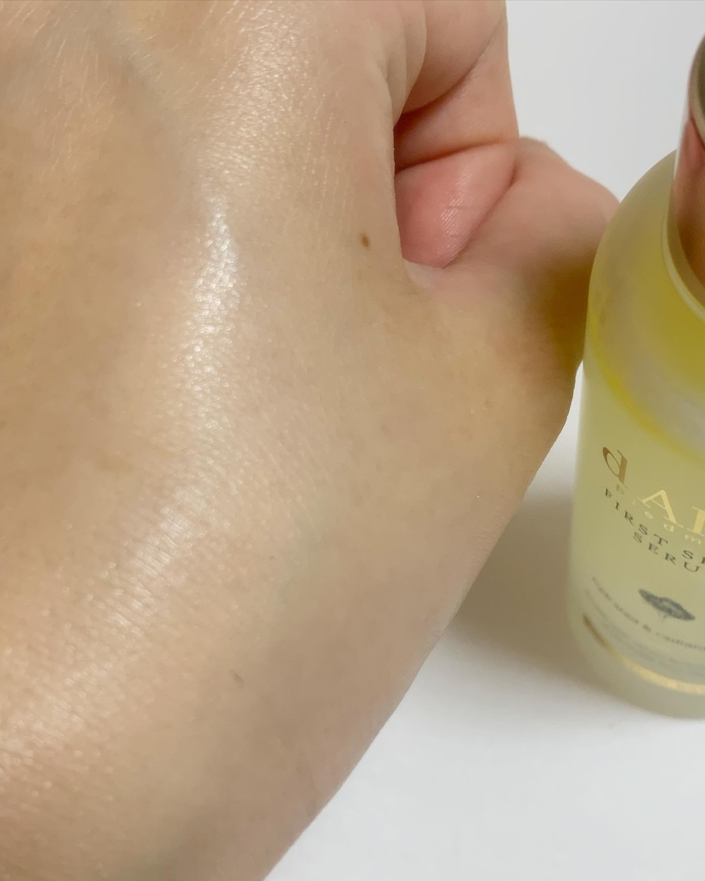 ダルバ ホワイトトリュフファーストスプレーセラム/ダルバ/ミスト状化粧水を使ったクチコミ（3枚目）