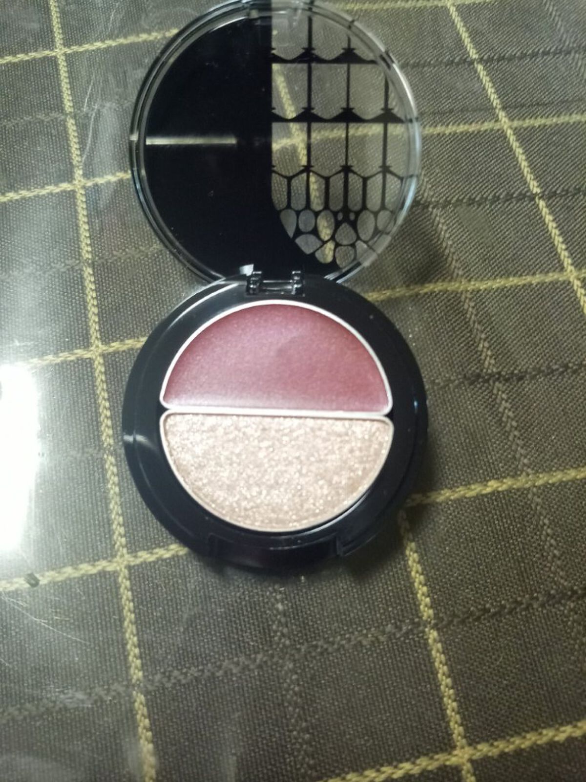 プリズムオングロウ/KATE/ジェル・クリームアイシャドウを使ったクチコミ(2枚目)