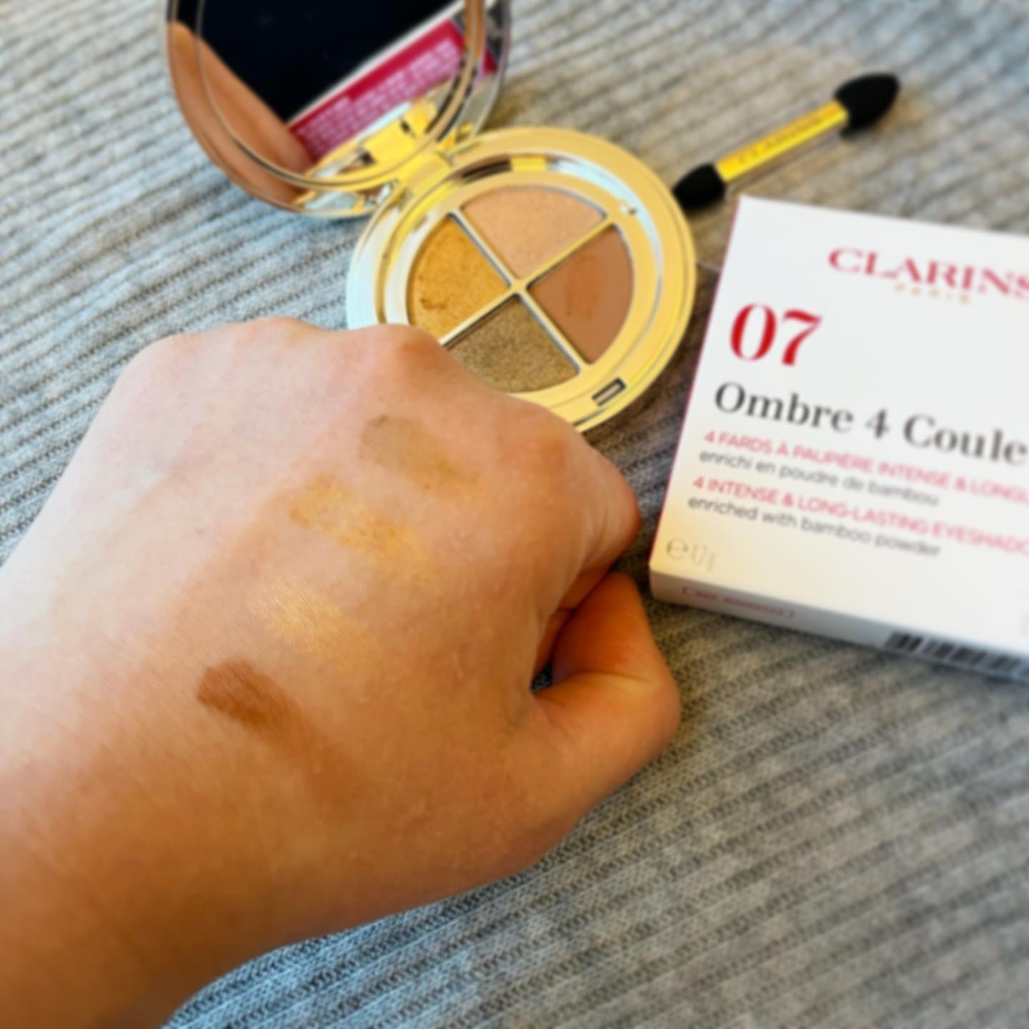 オンブル ４/CLARINS/アイシャドウパレットを使ったクチコミ（2枚目）