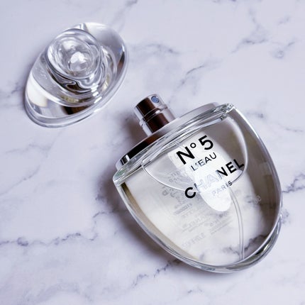 シャネル N°5 ロー オードゥ トワレット (ヴァポリザター)/CHANEL/香水(レディース)を使ったクチコミ(2枚目)