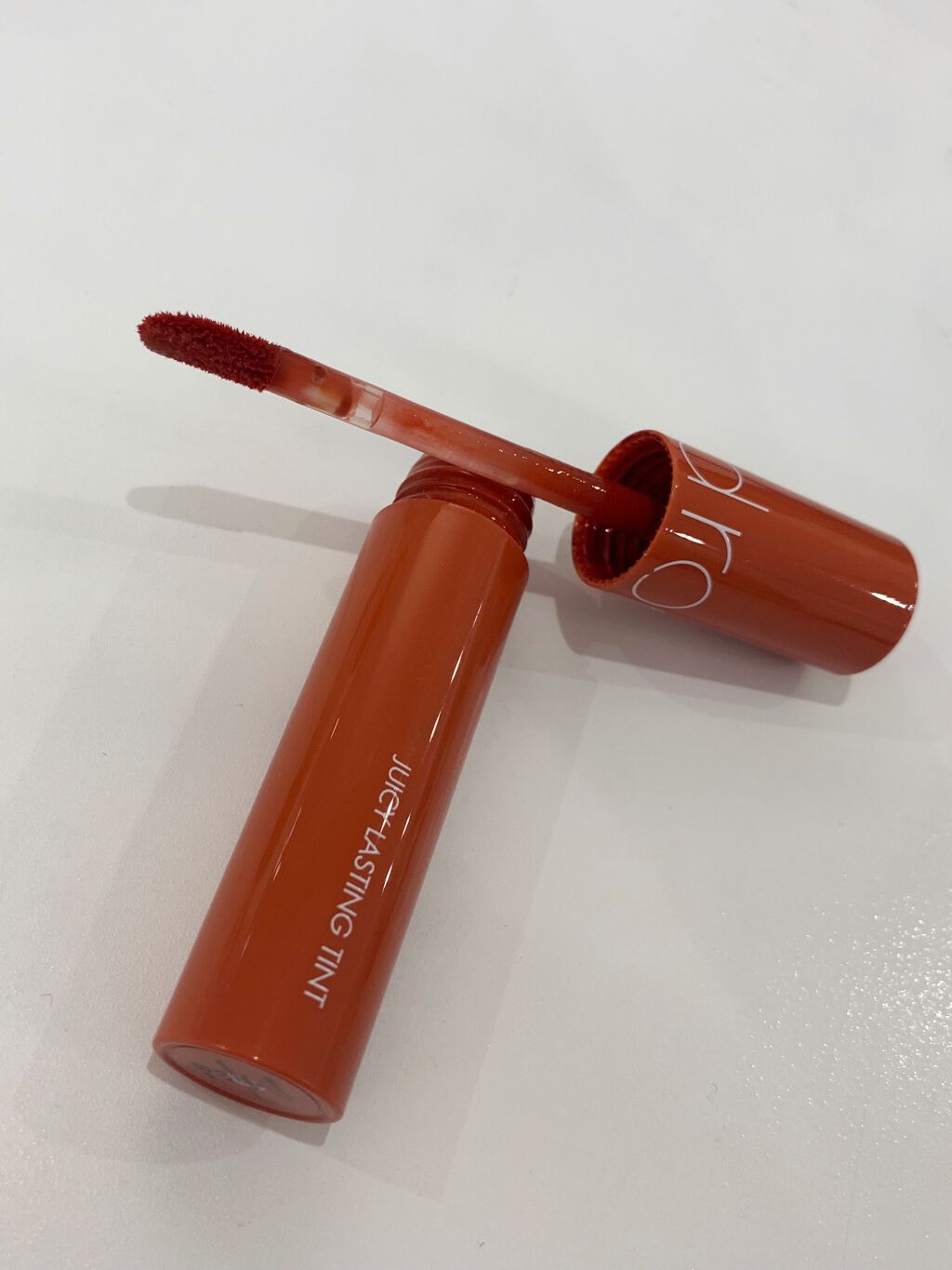 ジューシーラスティングティント/rom&nd/リップティントを使ったクチコミ（3枚目）