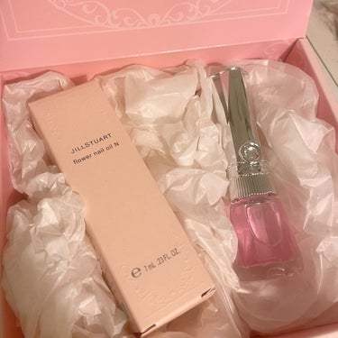 JILL STUART アロマティックフラワー ネイルオイル 01 pink essenceのクチコミ「JILL STUARTのアロマティックフラワー ネイルオイルを友達から頂いたんですけどおすすめ.....」（1枚目）