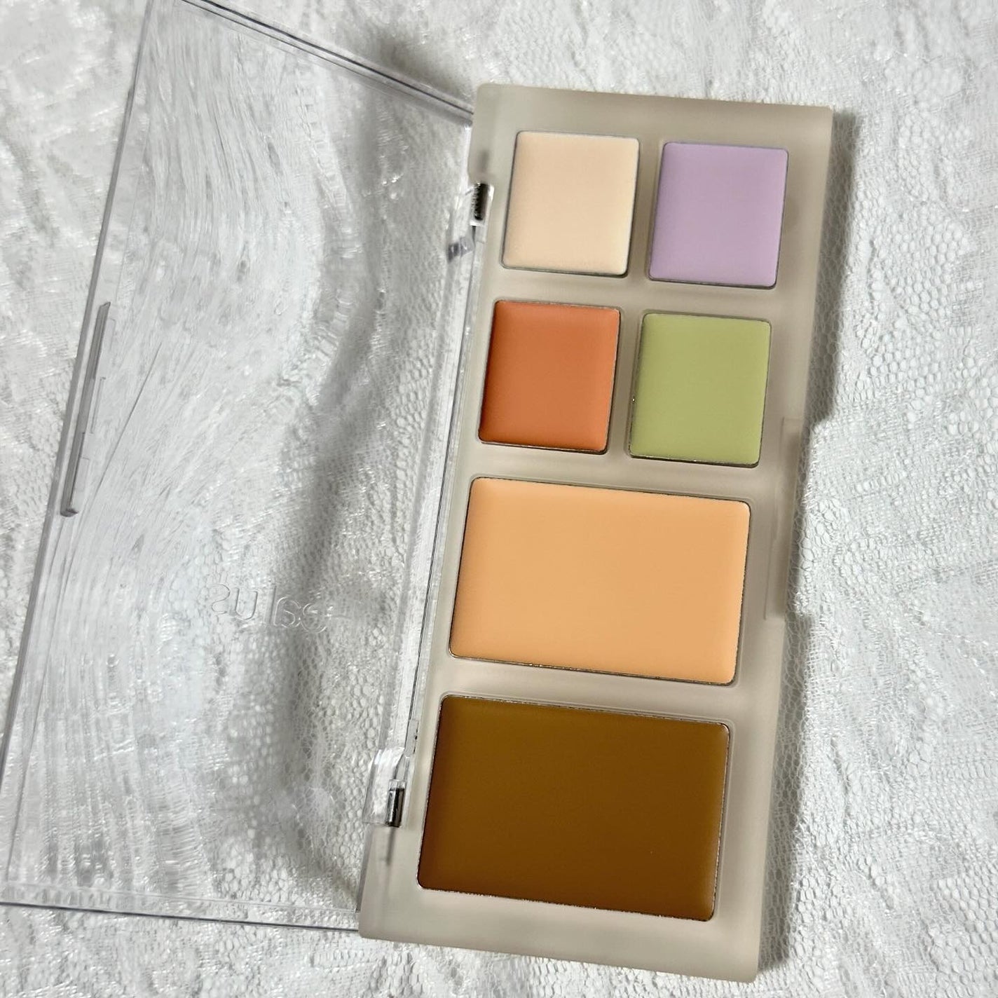 ᴷᴬᴺᴬ⑅◡̈*フォロバ on LIPS 「.Healusブリージングコンシーラーパレットパレットタイプの..」(2枚目)