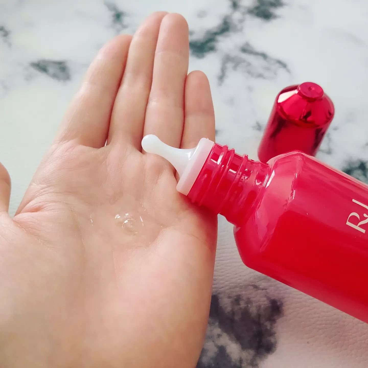 薬用 RJ地肌ケア エッセンス /アピセラピーコスメティクス/頭皮ローションを使ったクチコミ（3枚目）