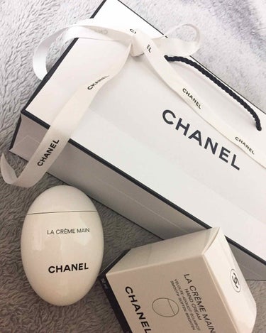 CHANEL❤
ラ クレーム マン🥚
☀️🌙ハンドクリーム✋

しなやかで明るい手肌と爪に整える
ハンドクリーム(ㅅ˙³˙)♡

ローズ フローラル系のいい匂い
とっても癒される
大人の女性感💁‍♀️✨