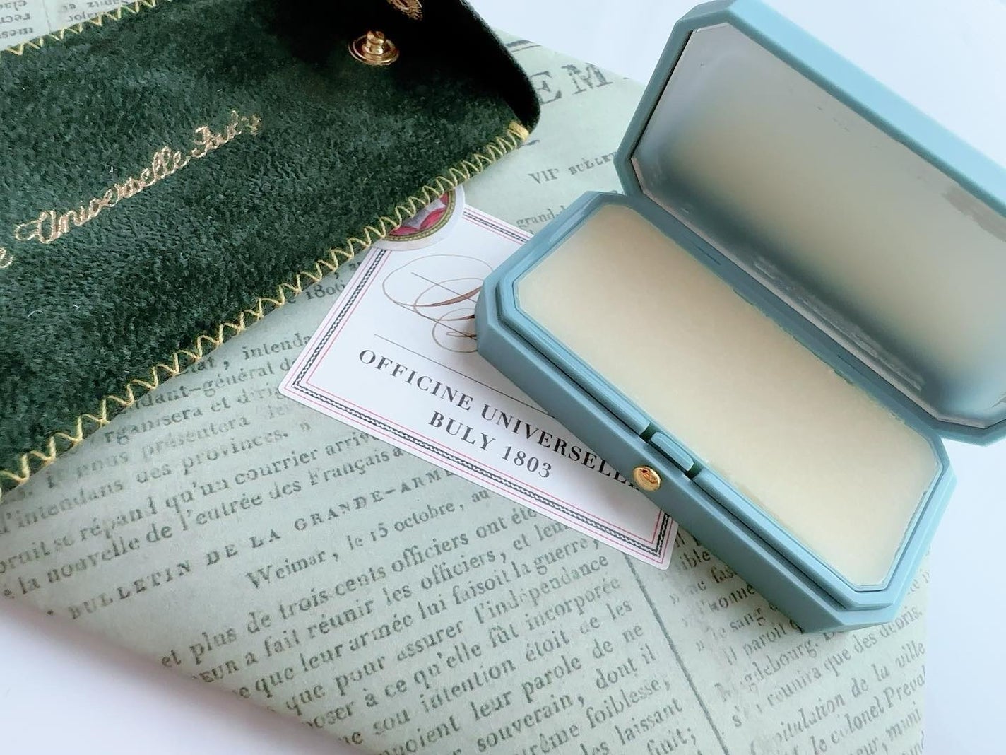 ボーム・デ・ミューズ/オフィシーヌ・ユニヴェルセル・ビュリー/リップバームを使ったクチコミ(2枚目)