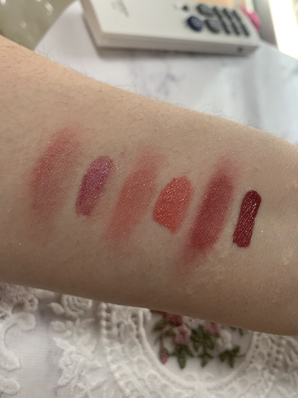 ジルスチュアート ブルームドロップ リップ＆チーク シフォン 101 sweet feathers(限定色)/JILL STUART/リキッドチークを使ったクチコミ（2枚目）