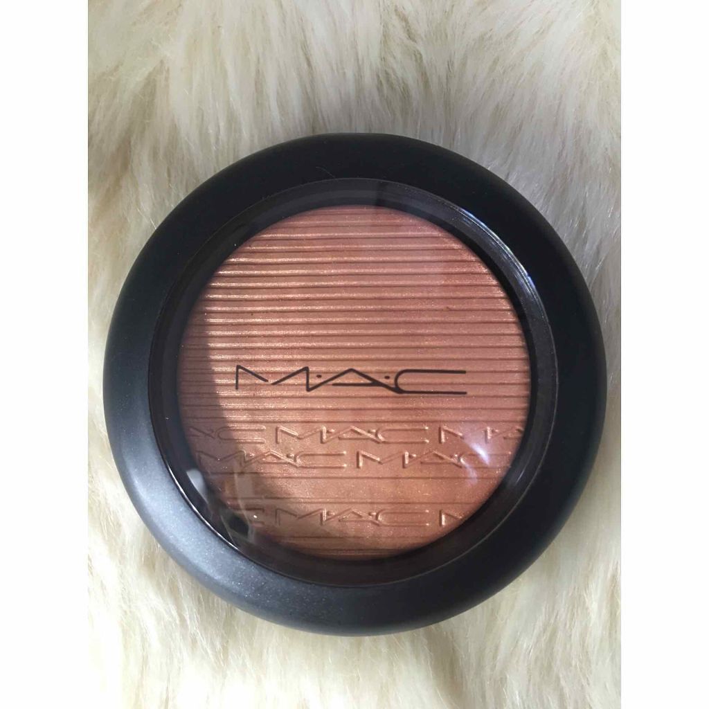 エクストラ ディメンション ブラッシュ ジャスト ア ピンチ/M・A・C/パウダーチークを使ったクチコミ（1枚目）