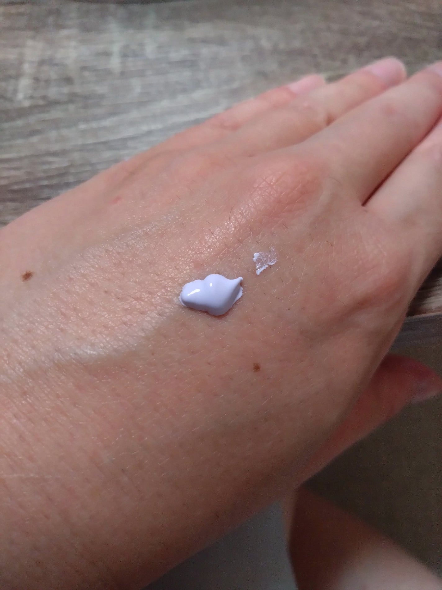 ケイト スノースキンベース/KATE/化粧下地を使ったクチコミ(2枚目)