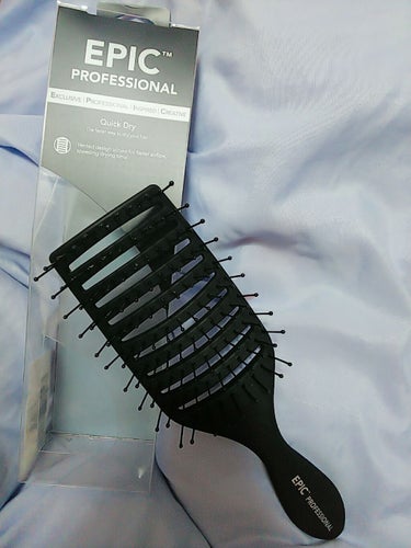 ウェットブラシ ウエットブラシ エピック クイックドライ ブルーのクチコミ「#epic#エピック#epicprofessional
#WetBrush#クイックドライ#ウ.....」（1枚目）