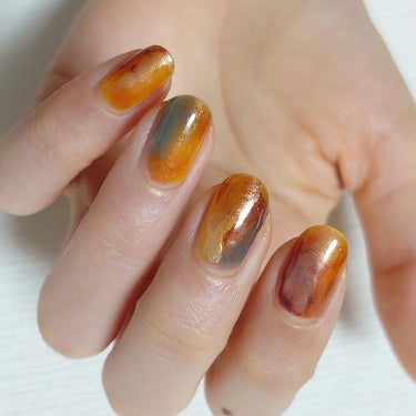 ニュアンスネイル
KADS 02
ジーニッシュマニキュア No.61 
エクセル ランタンフロート
デュカート 130 Sunray
BORNPRETTY  BP-TR09

上記のカラーを適当に塗って