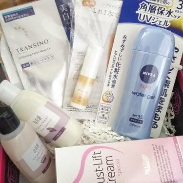 7月BLOOMBOX 中身紹介🌺
よその中身が知りたい人、契約するか悩んでる人向けに中身を公開するだけの投稿です。




︎︎︎︎☑︎ニベアSUN角層ケアウォータージェル 現品

︎︎︎︎☑︎ドクター