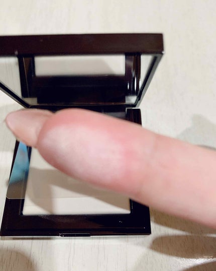 シークレット ブラーリング パウダー フォー アンダー アイズ/ローラ メルシエ/プレストパウダーを使ったクチコミ(2枚目)