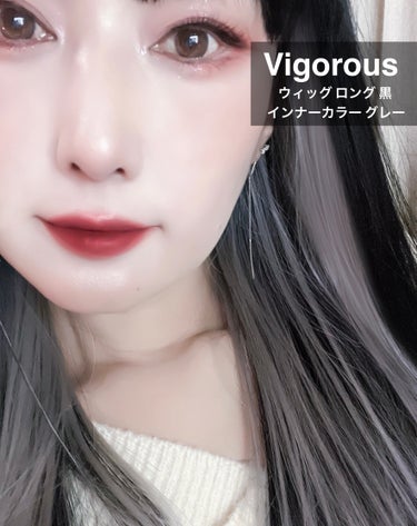 とーこ on LIPS 「Vigorousウィッグロング黒✤インナーカラーグレー手軽にイ..」（3枚目）