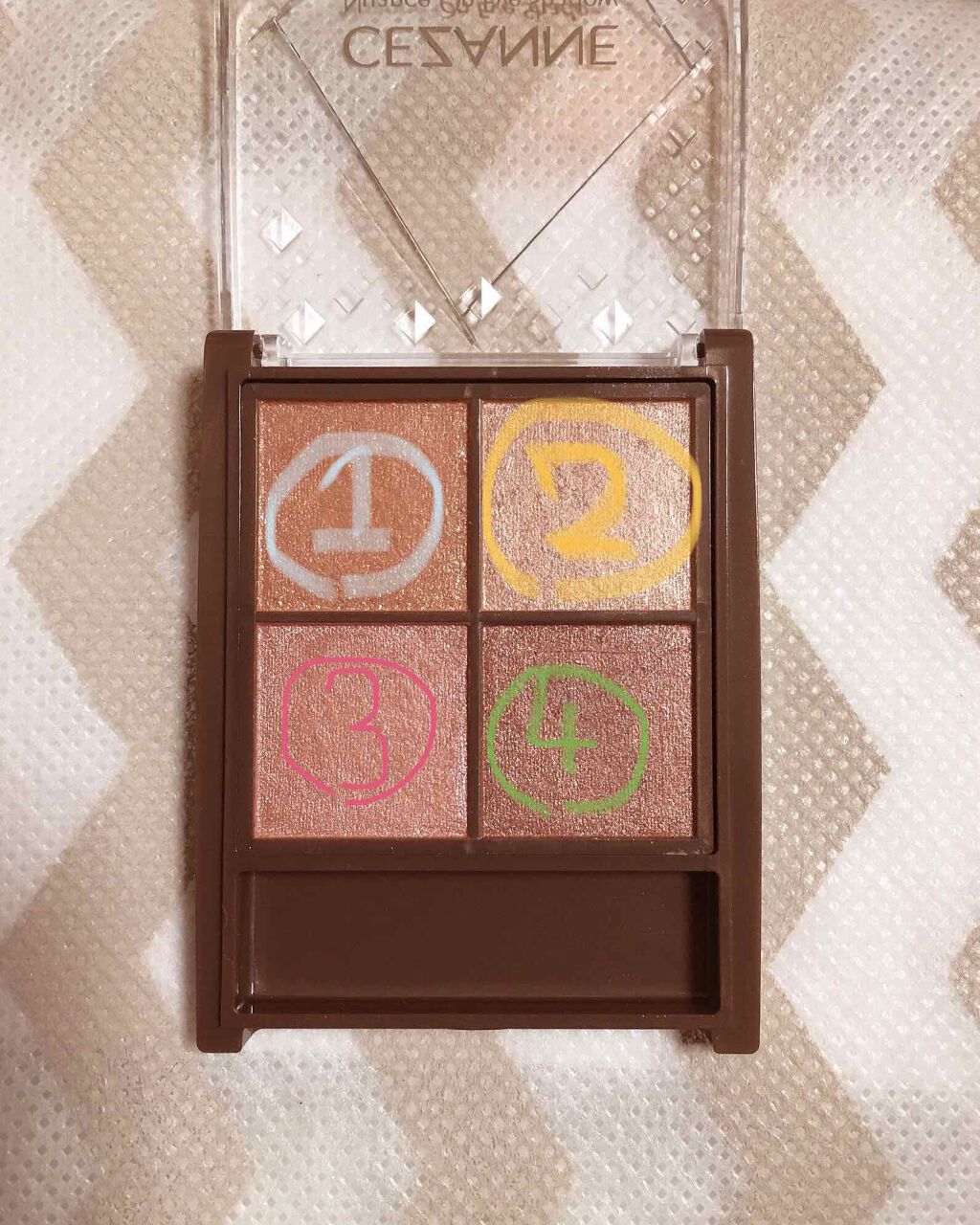 ニュアンスオンアイシャドウ/CEZANNE/アイシャドウパレットを使ったクチコミ（2枚目）