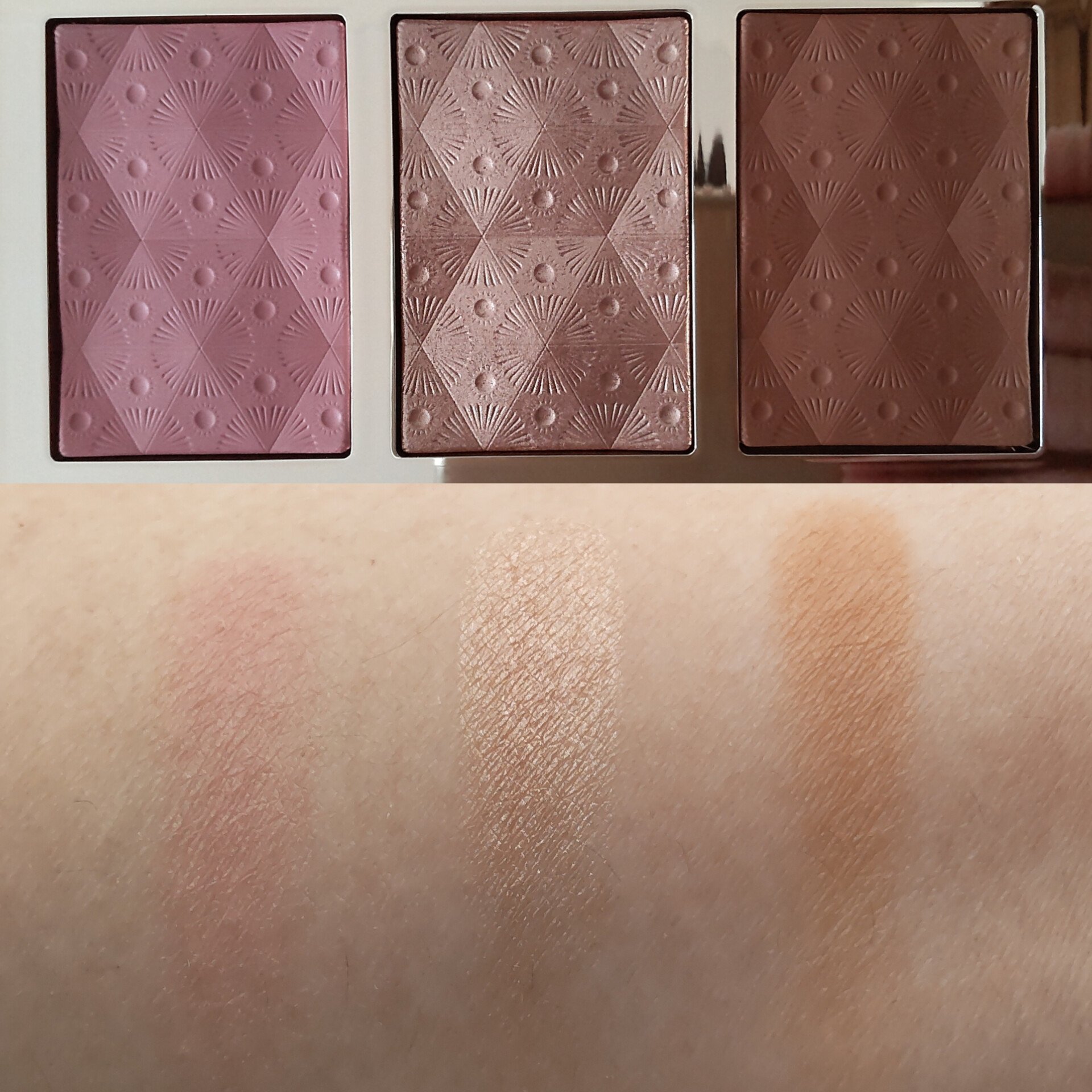 リュクス チーク & ハイライト パレット ローズグロウ/BOBBI BROWN/パウダーハイライトを使ったクチコミ（3枚目）