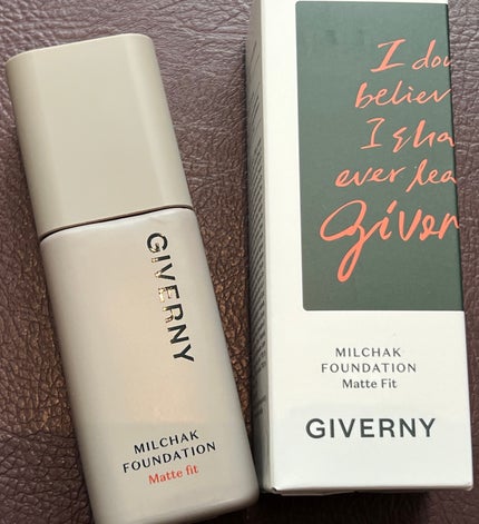 GIVERNY 密着マットフィットファンデーション