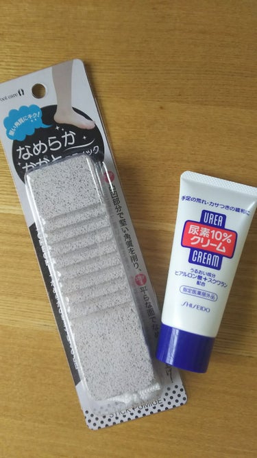 ハンド・尿素シリーズ 尿素10%クリームのクチコミ「夏場でもかかとカカサカサになりませんか？

私は凄くカサカサで白くなって酷かったのですが

こ.....」（1枚目）