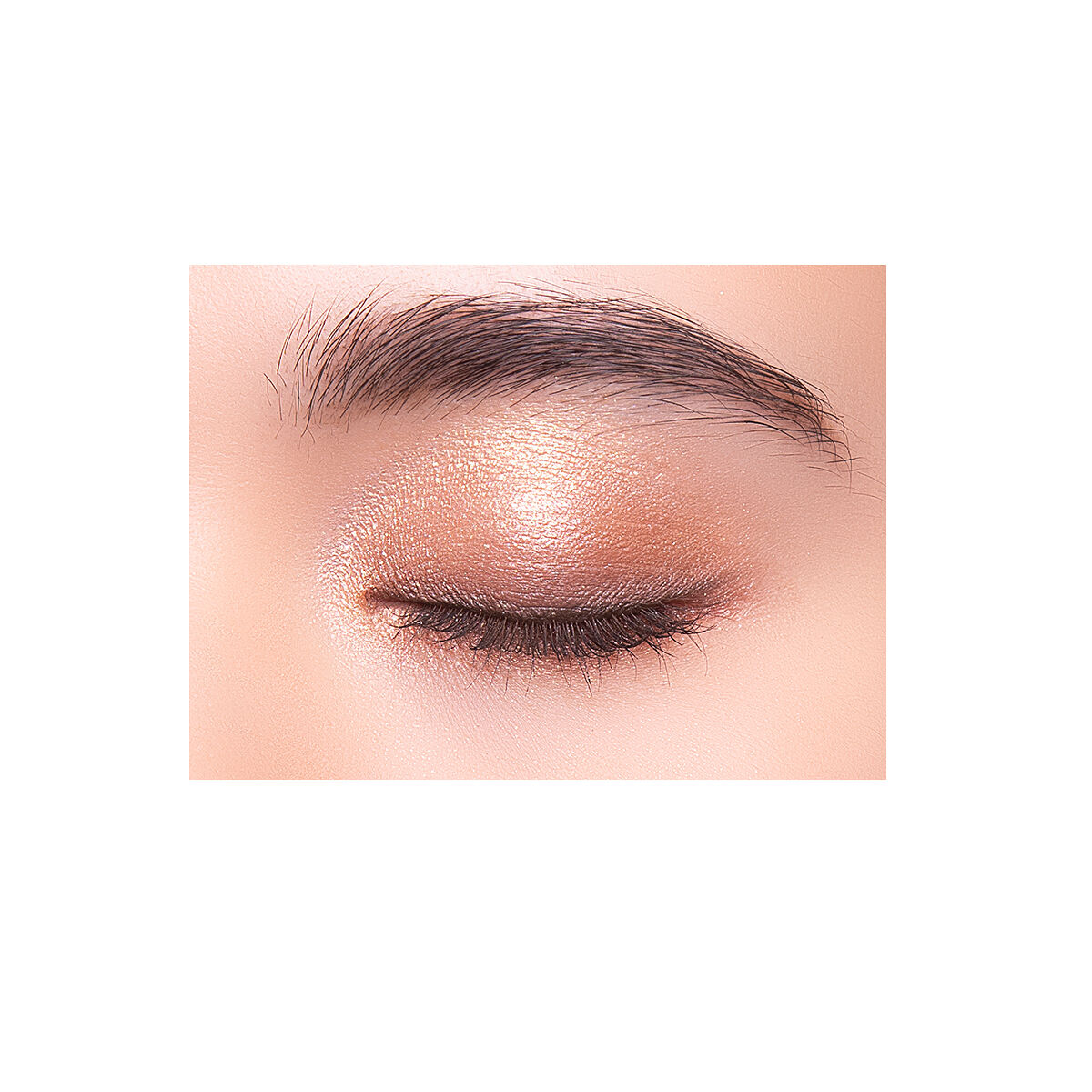 レブロン ダズル アイシャドウ クアッド REVLON