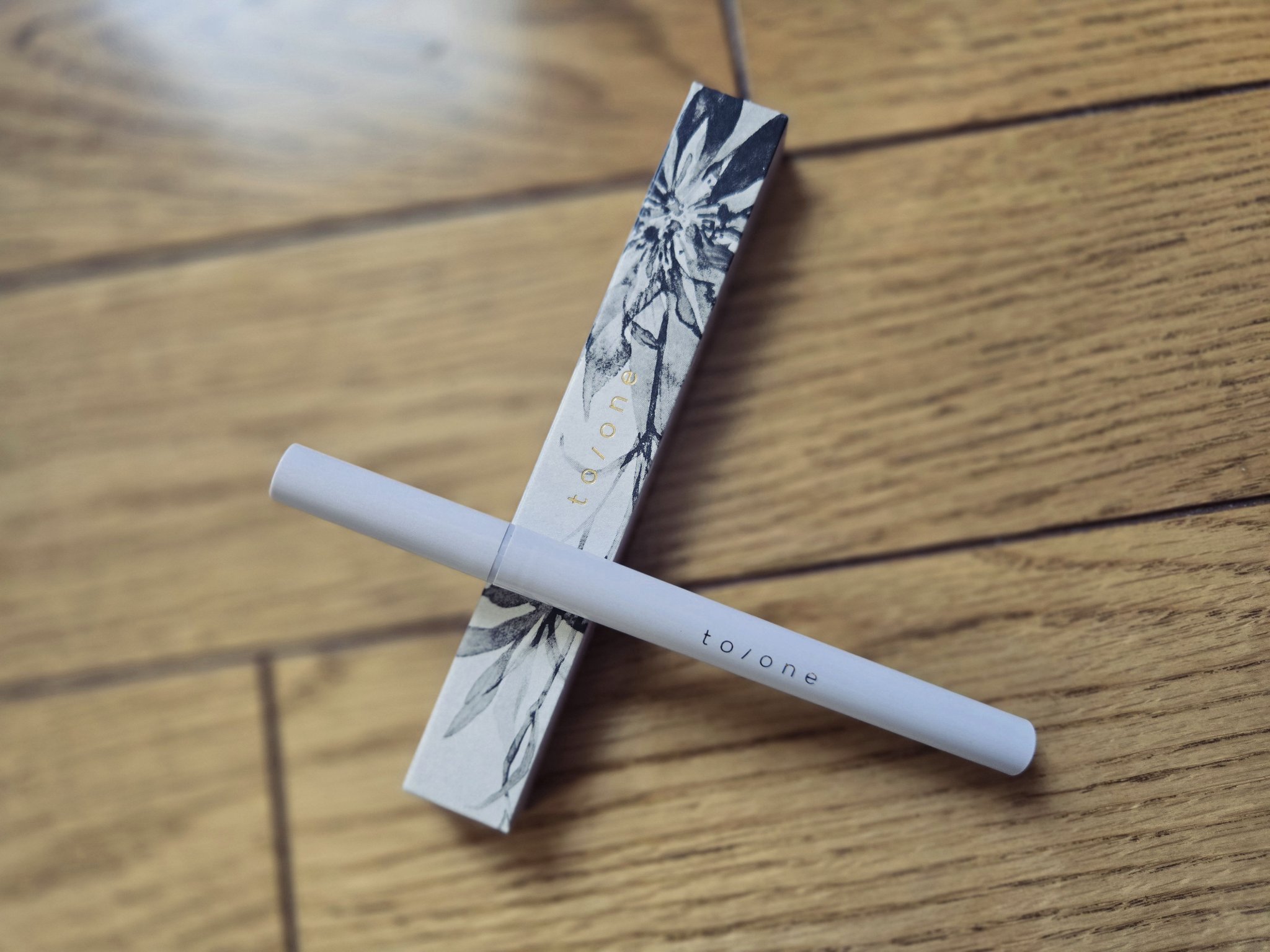 カラー ブラッシュ アイライナー EX01/to/one/リキッドアイライナーを使ったクチコミ（2枚目）