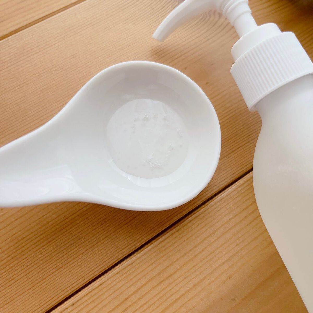 zoe on LIPS 「CAELAカエラフェミニンウォッシュジェルパッケージがシンプル..」(3枚目)