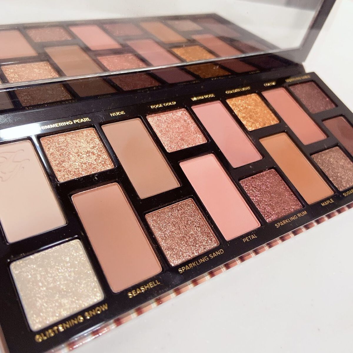 ボーン ディス ウェイ ザ ナチュラル ヌード アイシャドウ パレット/Too Faced/アイシャドウパレットを使ったクチコミ(3枚目)