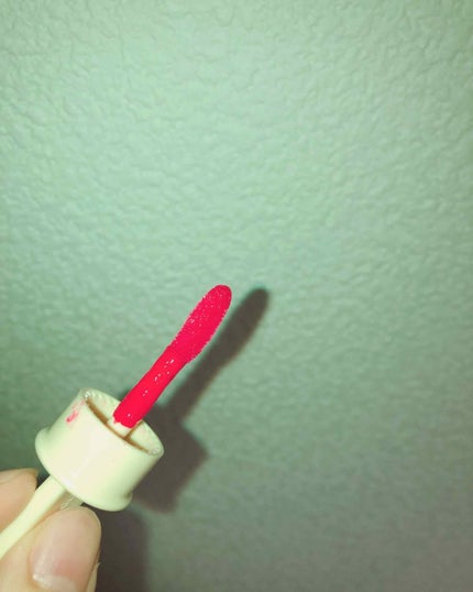 ピキビキ アートポップ エナメル ティント/TONYMOLY/リップティントを使ったクチコミ(3枚目)