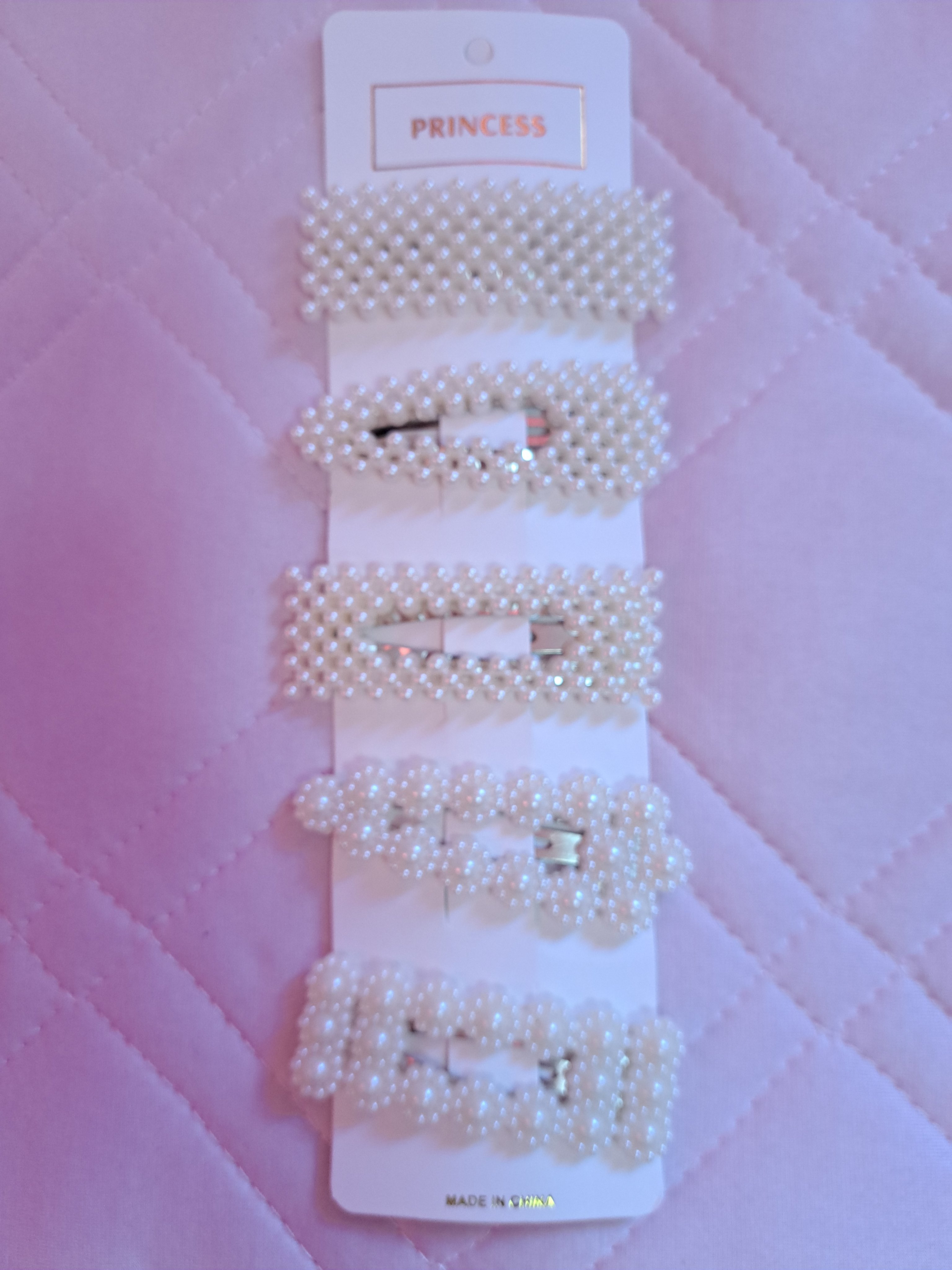 【顔まわりが盛れる✨SHEINのデカパールヘアピン】
こんにちは！
本日2回目のmanaです

今回紹介するのは、
フェイクパール装飾ヘアクリップ5個
ホワイト／ワンサイズ
234円
商品ID:16944181
です！！

5つのヘアピンが