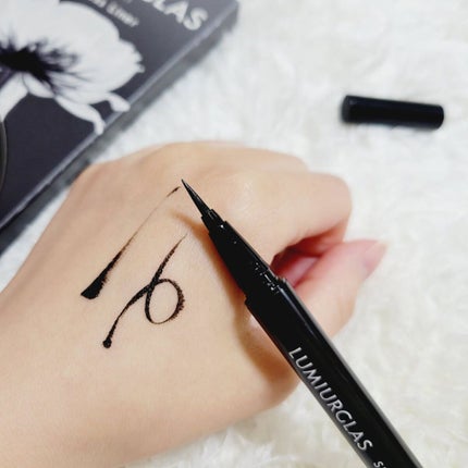 スキルレスライナー/LUMIURGLAS/リキッドアイライナーを使ったクチコミ(4枚目)