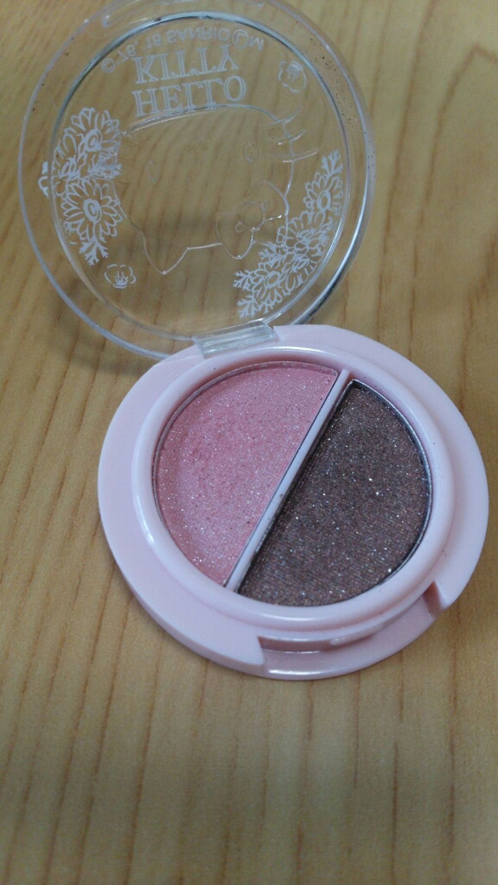 パウダーアイシャドウ ブルーミングキティ/DAISO/アイシャドウパレットを使ったクチコミ(2枚目)