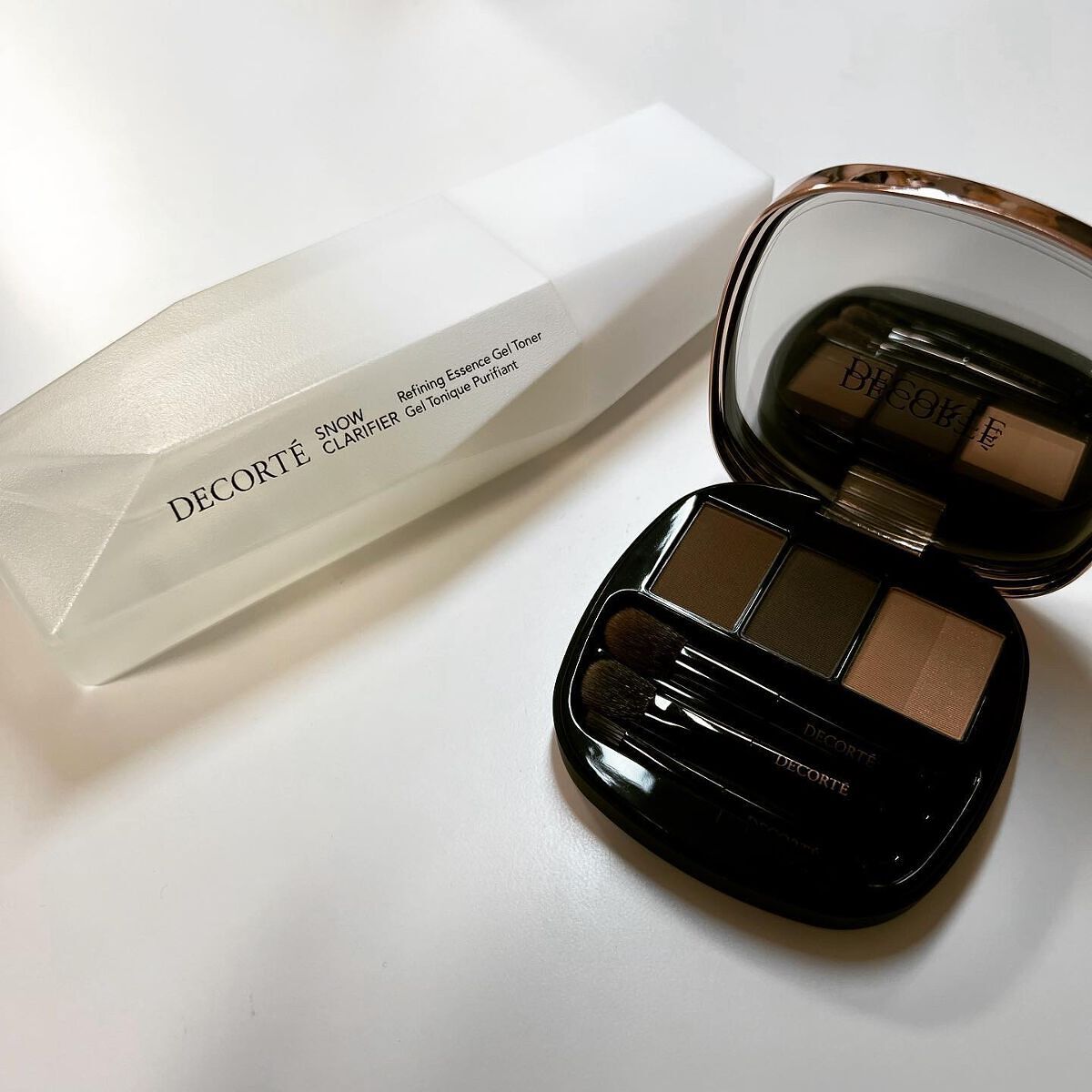 コントゥアリング パウダーアイブロウ BR301 ダークブラウン/DECORTÉ/パウダーアイブロウを使ったクチコミ（1枚目）