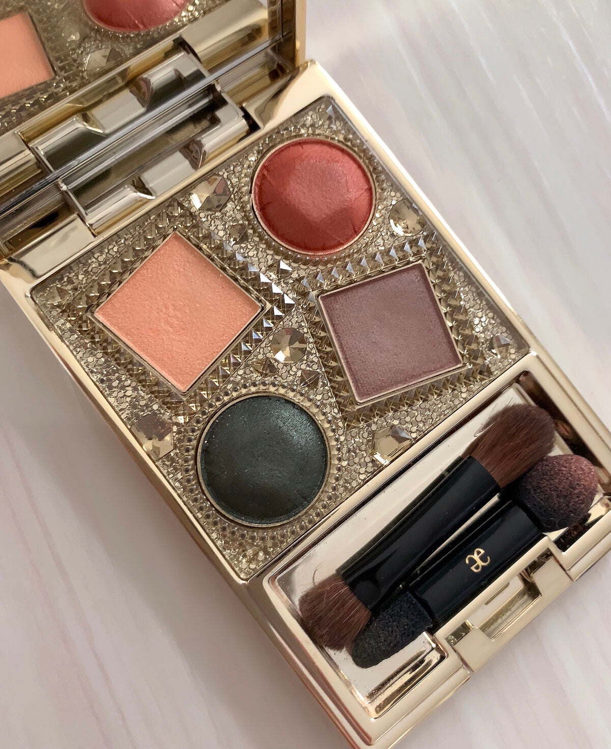 エレガンス ヌーヴェル アイズ/Elégance/アイシャドウパレットを使ったクチコミ(2枚目)