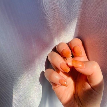 New nail 🍊🧊
うるうるオレンジの中にホロ埋め込み♡

光の当たり具合で
うるうる感やホロの光り方が変わって
本当にかわいいいいいいい

これベースに
フレンチにしても絶対かわいいなぁ💎

今日