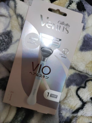 Gillette Venus ヴィーナス VIO ヘア&スキン カミソリのクチコミ「暖かくなってきたので購入しました。
肌を傷つける事なく使えました。
替えの刃をかえると繰り返し.....」（1枚目）