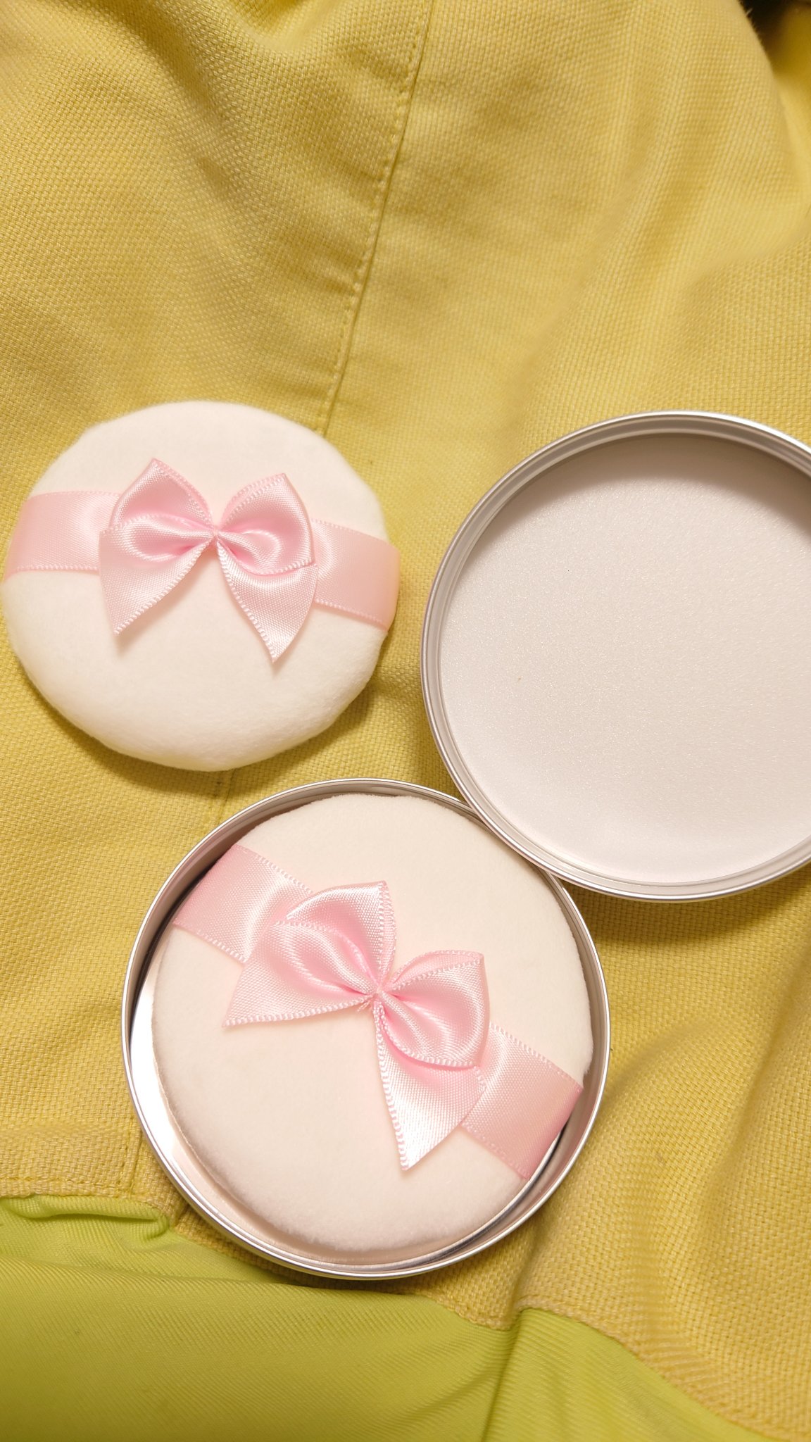 すっぴんホワイトニングパウダーA ピュアリリーの香り /クラブ/プレストパウダーを使ったクチコミ（2枚目）