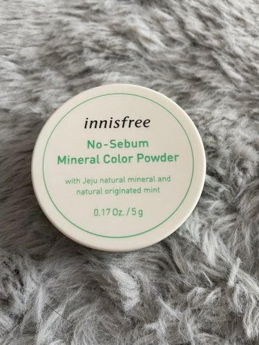 ノーセバム　ミネラルカラーパウダー　 02 グリーン（旧）/innisfree/ルースパウダーを使ったクチコミ（1枚目）