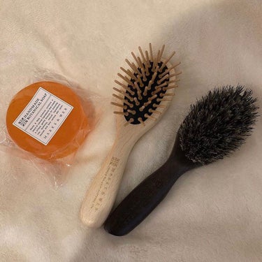 MARKS&WEB ウッドヘアブラシ ダークグレーのクチコミ「ヘチマ/オレンジは🍊の香り好きにはおすすめでした。ヘアブラシはダークグレーは私にはちくちくして.....」（1枚目）