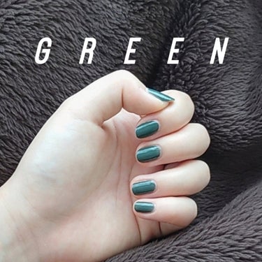 GREEN.
.
.
.
大人っぽグリーンネイル
おしゃれにしたいときの単色ネイル💚

遠目に見ると黒っぽく見えることもあります
そこもまたおしゃれ
.
NAIL HOLIC GR704

#shiho