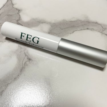 FEG  Eyelash  Enhancer
ネットで買えるお手頃なまつ毛美容液です。

マツパしてからちょこちょこ抜けてしまって焦って塗り始めました。
細筆？タイプなので少量を塗りやすいです。
毎日じ