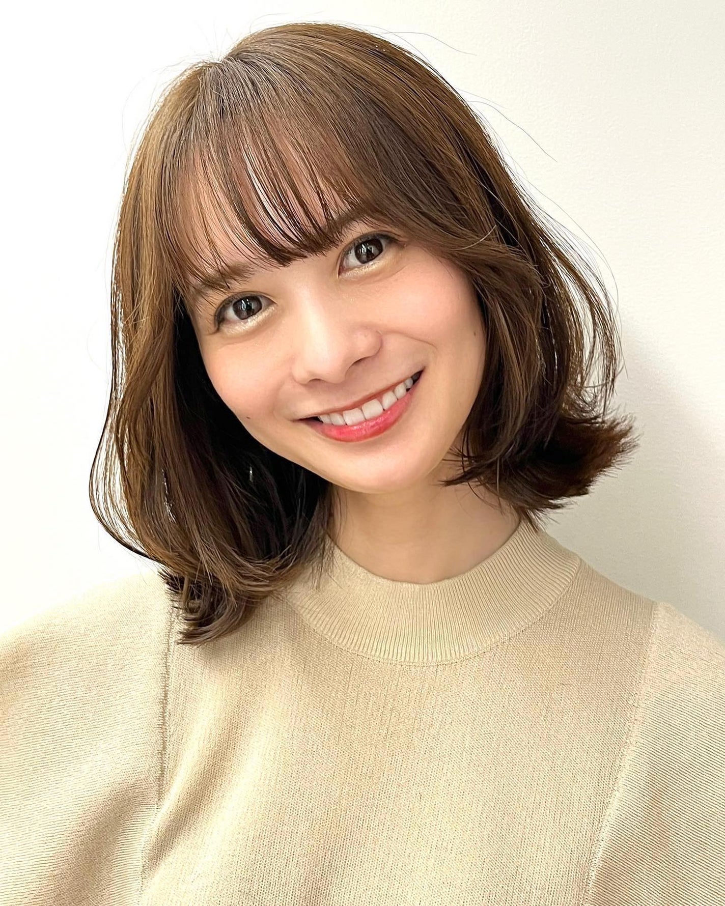 HARUNA on LIPS 「.風になびく素敵なレイヤーたっぷりカット✨✨✨✨..#レイヤー..」(3枚目)