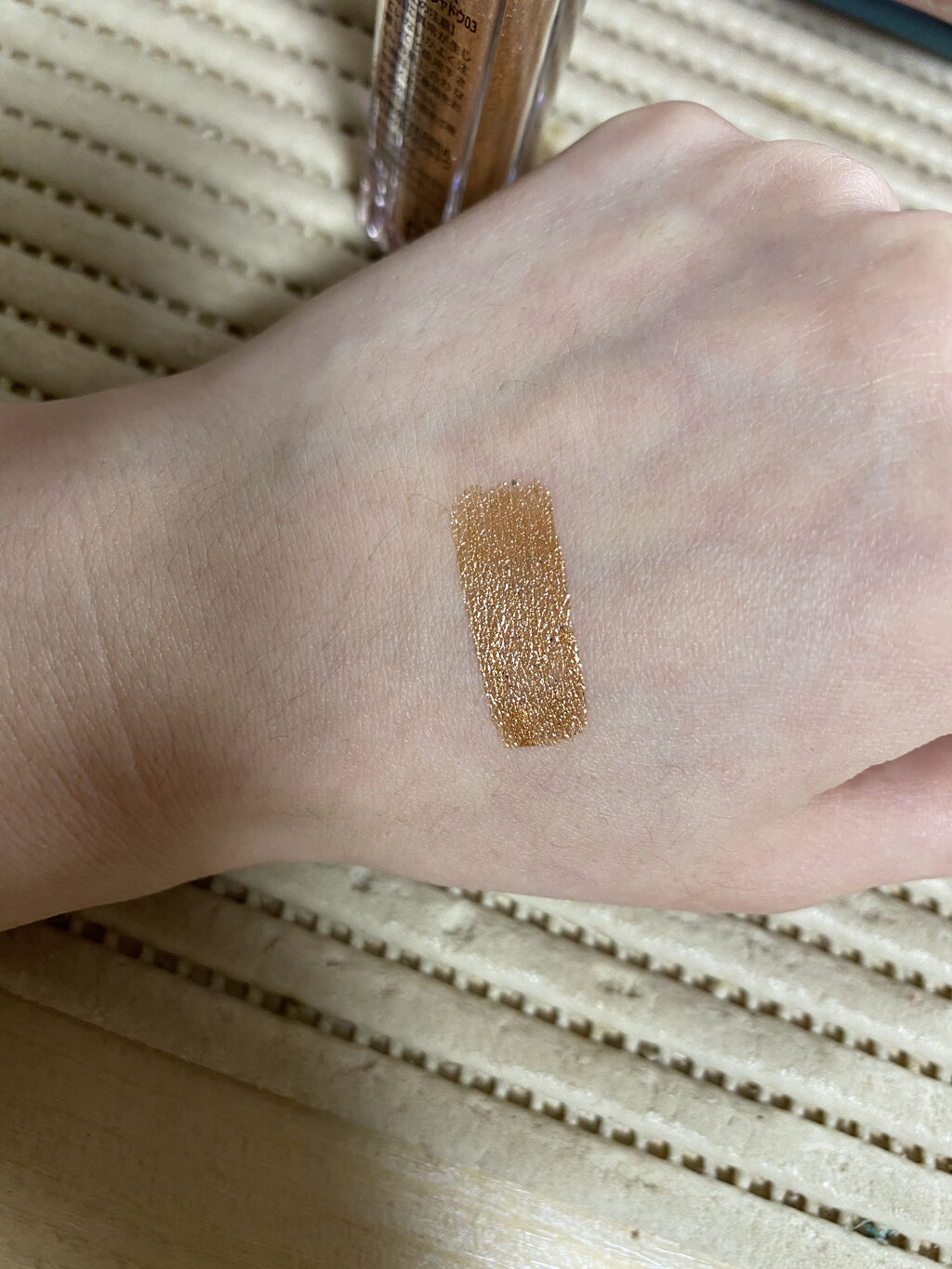 ダイヤモンドシリーズ 星空リキッドアイシャドウ/ZEESEA/リキッドアイシャドウを使ったクチコミ（2枚目）