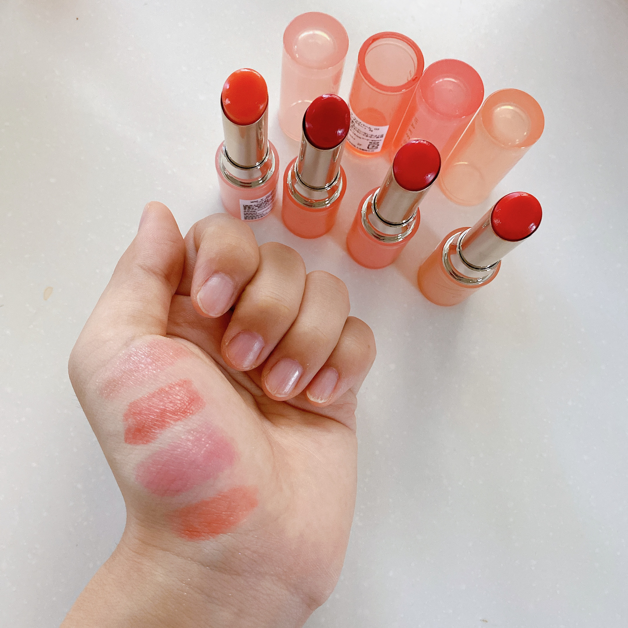 ビタミン ウォーターリートック リップバーム 01 ヘルシーコーラル/wakemake/口紅を使ったクチコミ（3枚目）