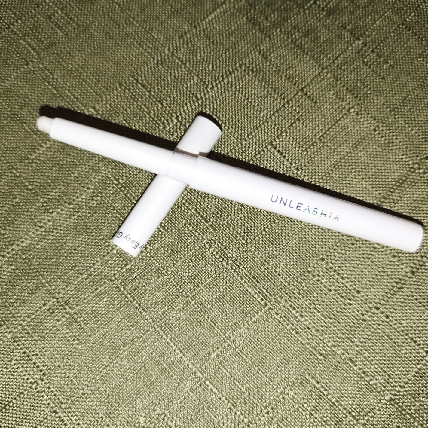 プリティー イージーグリッタースティック/unleashia/グリッターを使ったクチコミ(1枚目)