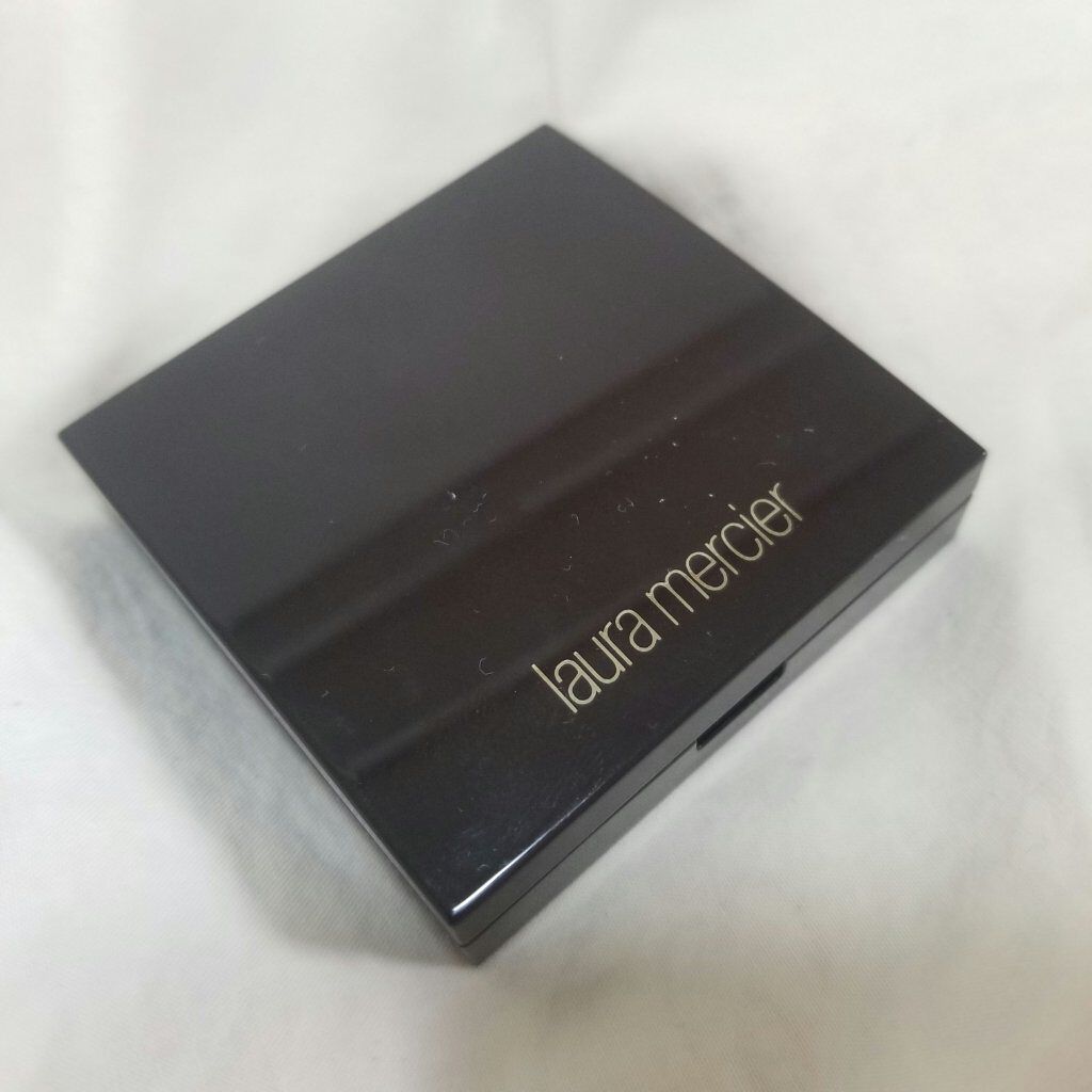 
◎Laura Mercier
　→Blush Colour Infusion (¥3,050)
　　Peach

--------------->

とっても人気のパウダーチークです！
確かに人気の理由がわかる商品でした🤔

粉はしっか