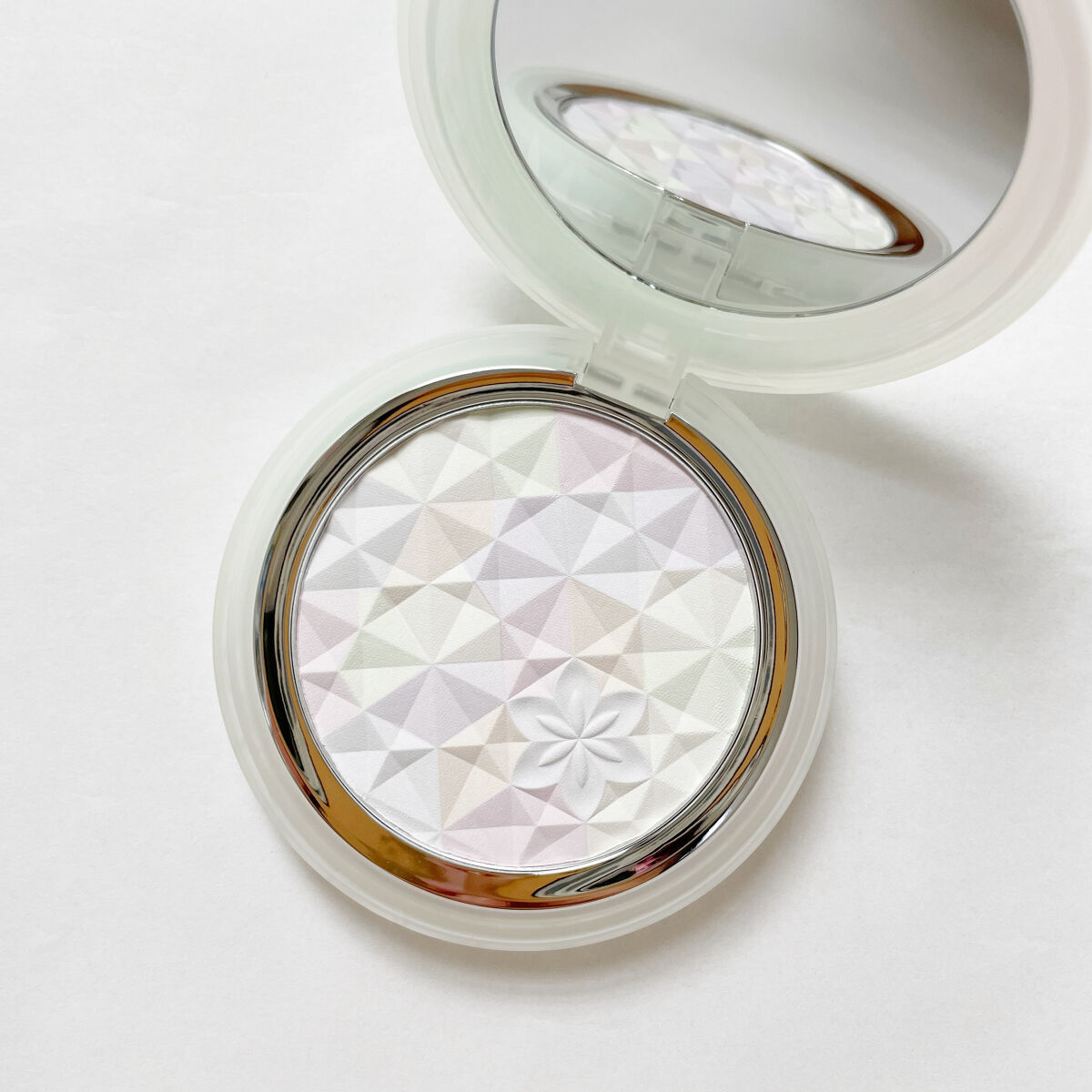 ＡＱ　オーラ リフレクター/DECORTÉ/プレストパウダーを使ったクチコミ（2枚目）