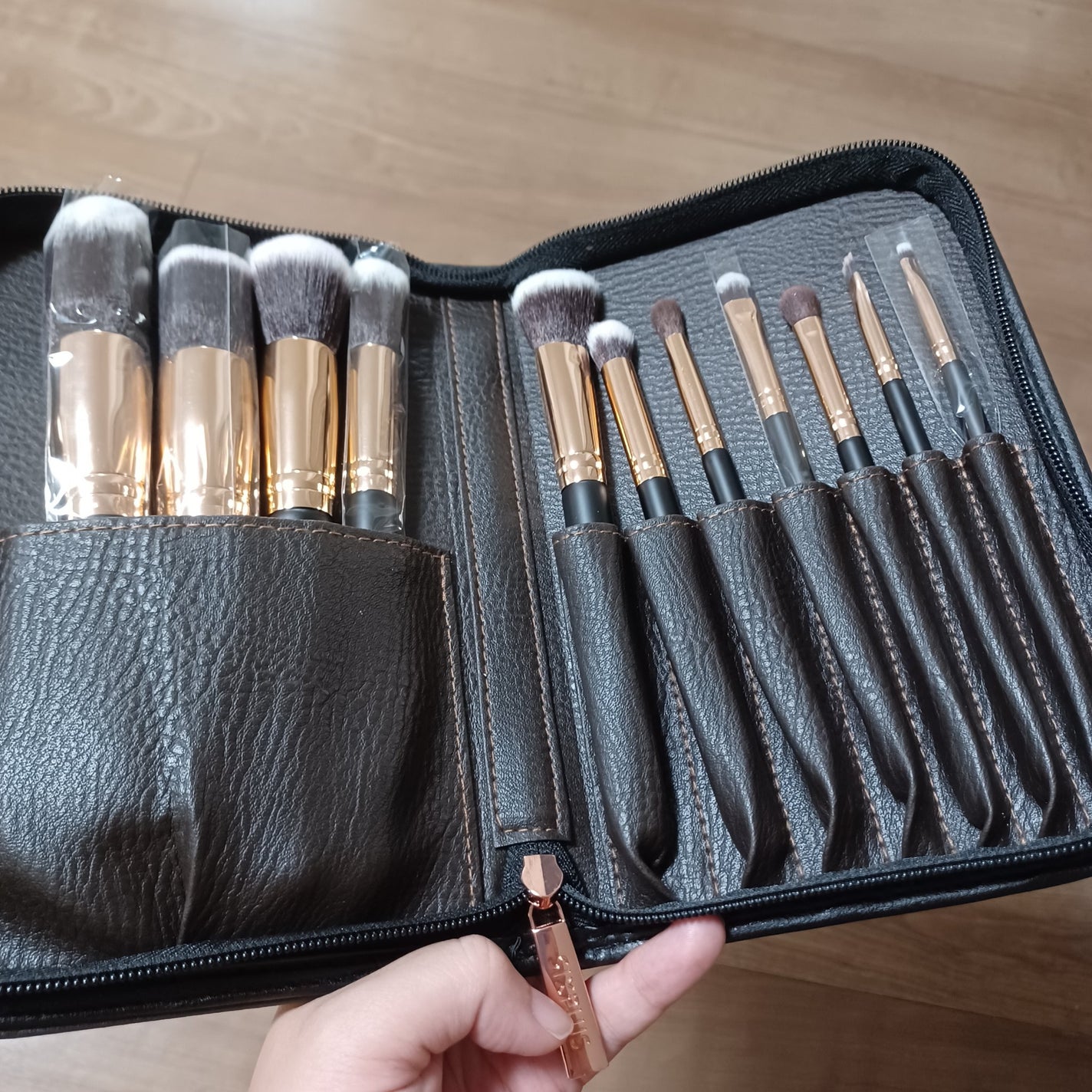 貴族のゴールド メイクブラシ11本セット 化粧ポーチ付き/SIXPLUS/メイクブラシを使ったクチコミ(1枚目)