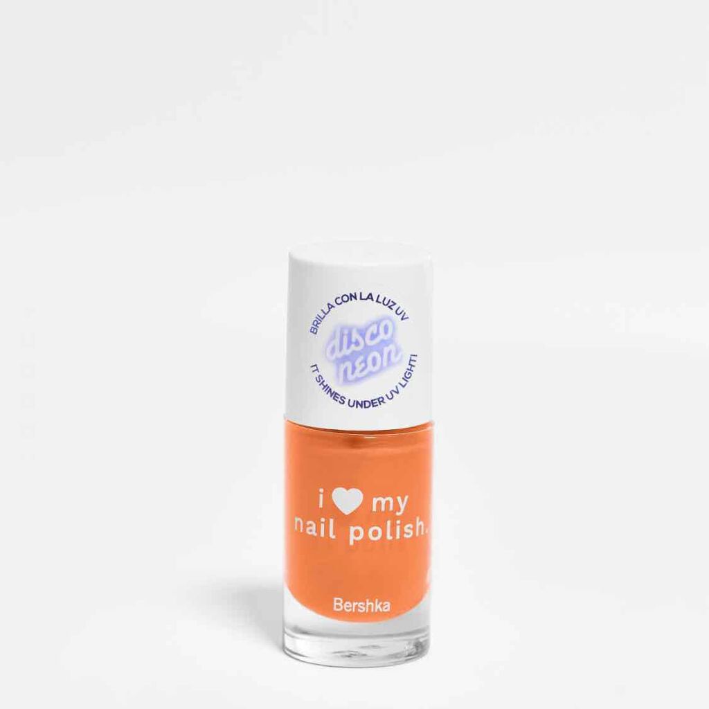 ぽち on LIPS 「服だけじゃないよ、Bershka💅お家時間暇すぎて外に着てけ無..」(3枚目)